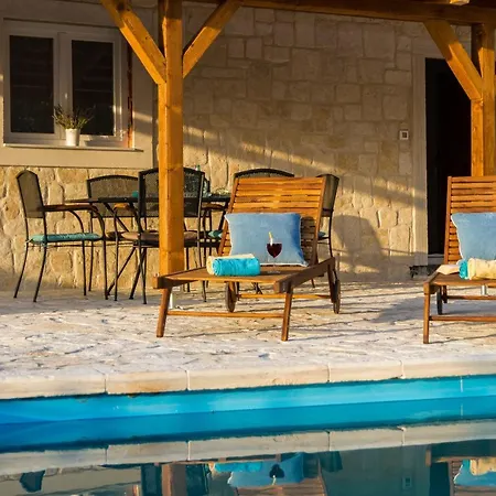 Stone Oasis, Vrana Lake Villa